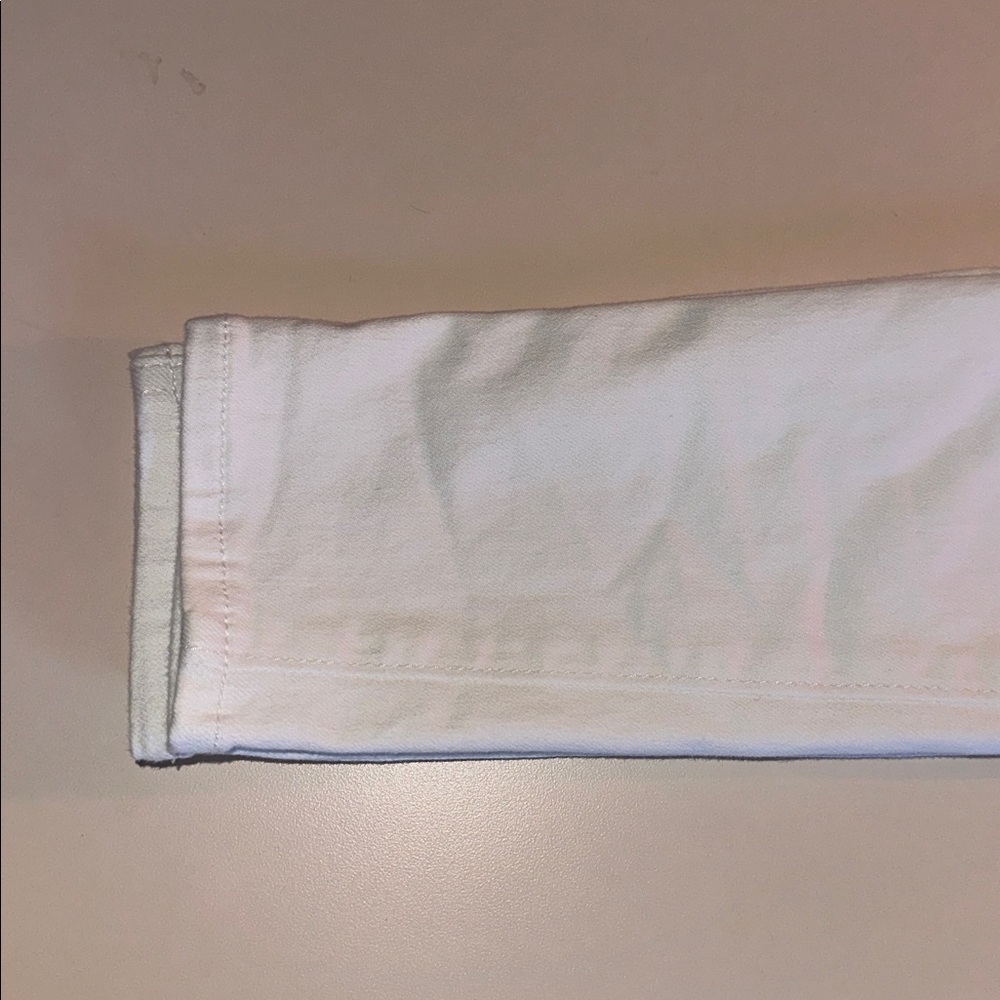 NWT!! Hollister low rise & slim cut white jeans 🤍✨ - Picture 5 of 7